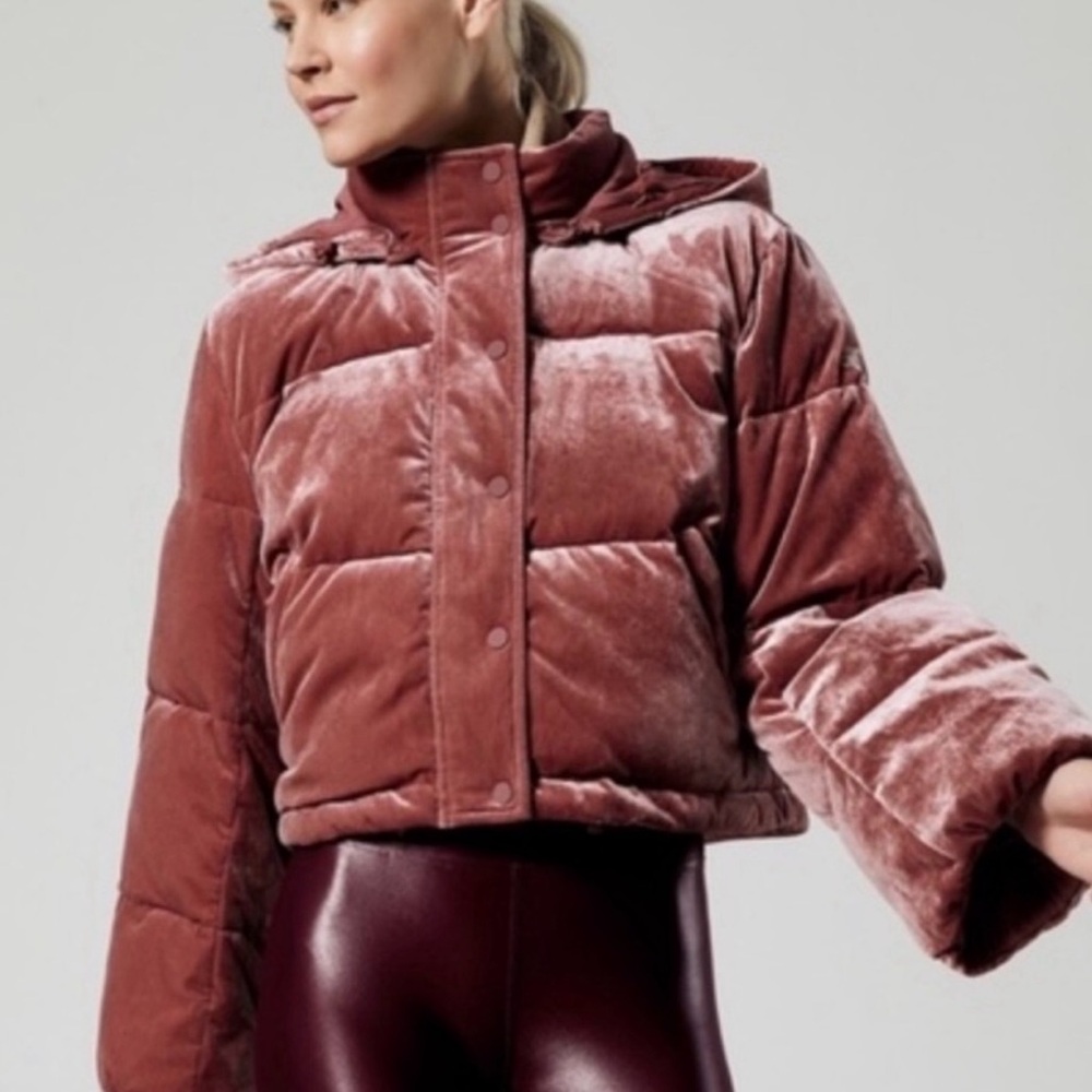 ALO Yoga Cropped Puffer Jacket Velvet Velour Rosewood Size Large - Picture 4 of 6